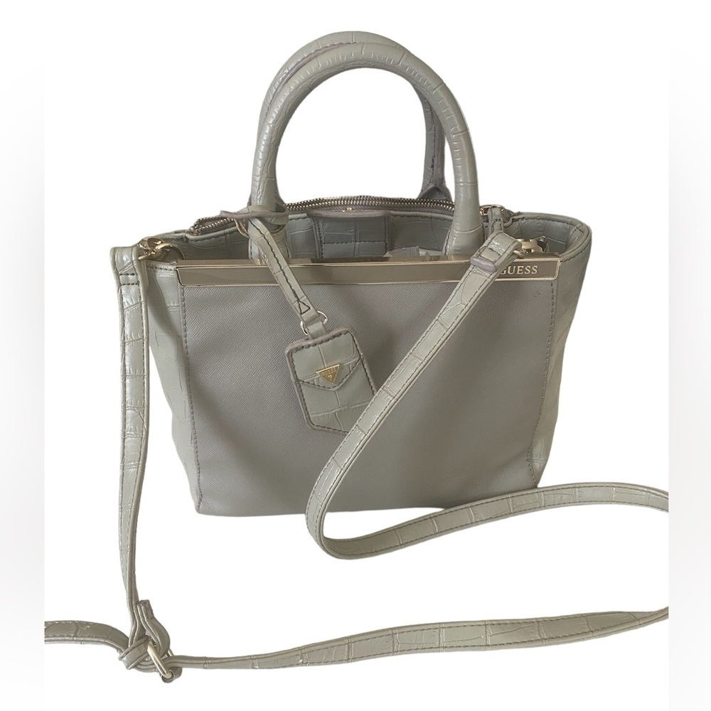 Guess crossbody purse